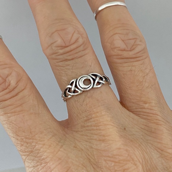 Sterling Silver Celtic Moon Ring, Celtic Ring - Picture 4 of 15